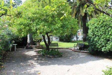 Hotel Aiglon Menton Exterior photo